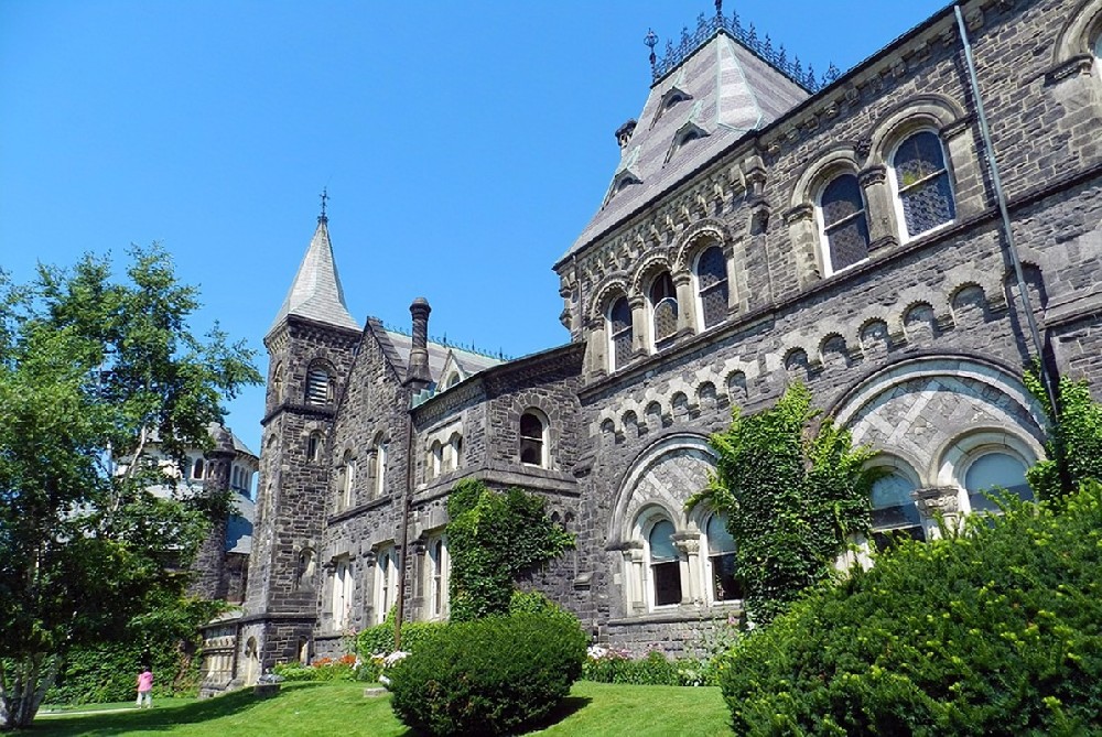 多伦多大学