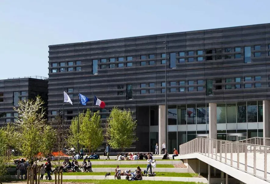 巴黎萨克雷大学