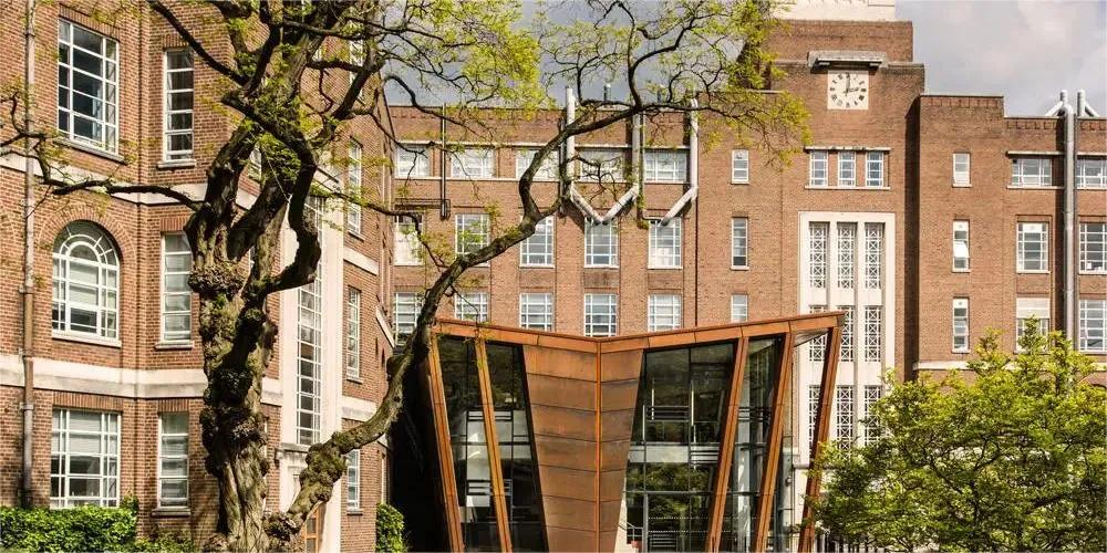 贝尔法斯特女王大学